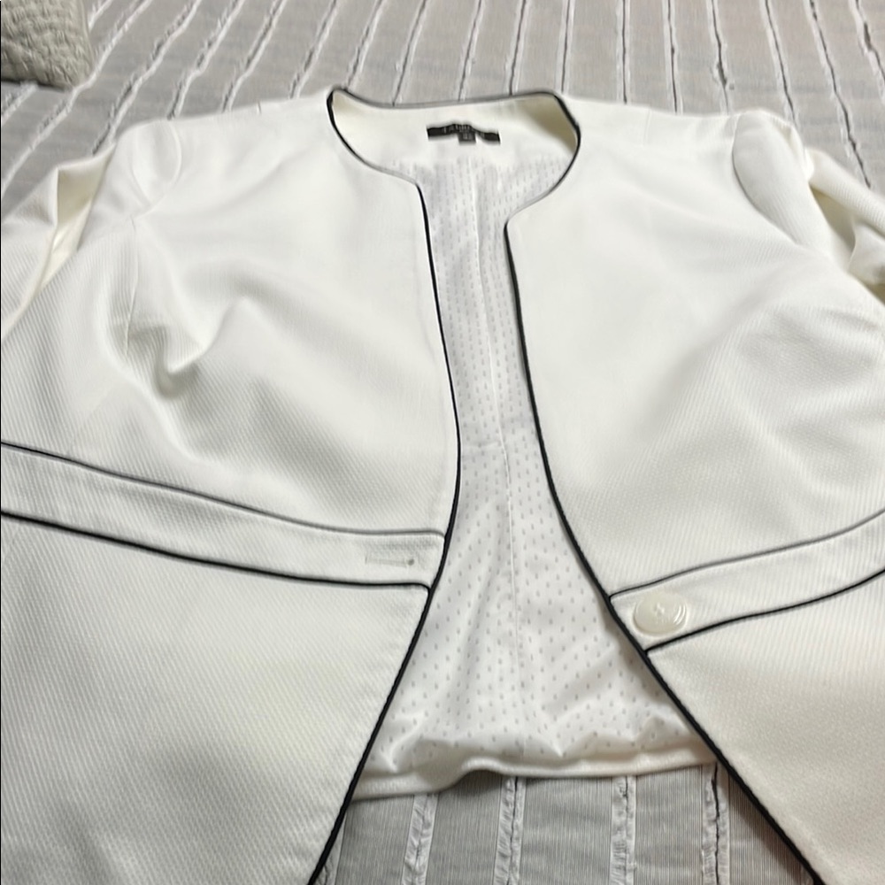 Talbots White and Black Blazer Elegant Collarless Design